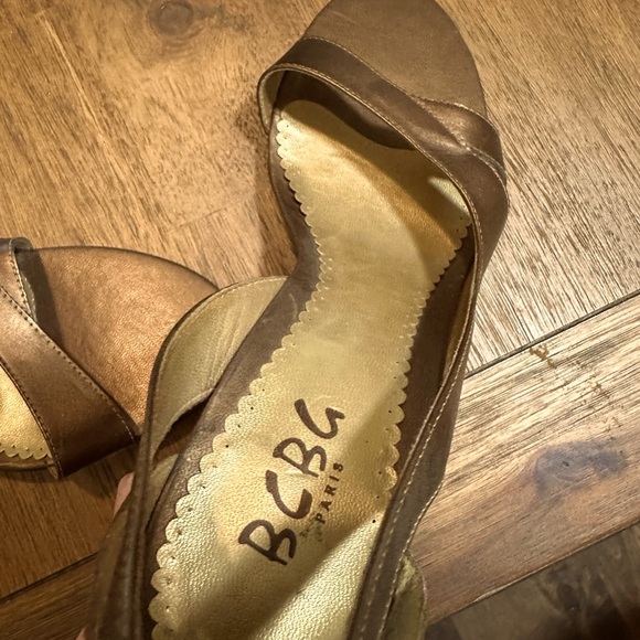 BCBG bronze heels,  8.5 - Picture 8 of 8